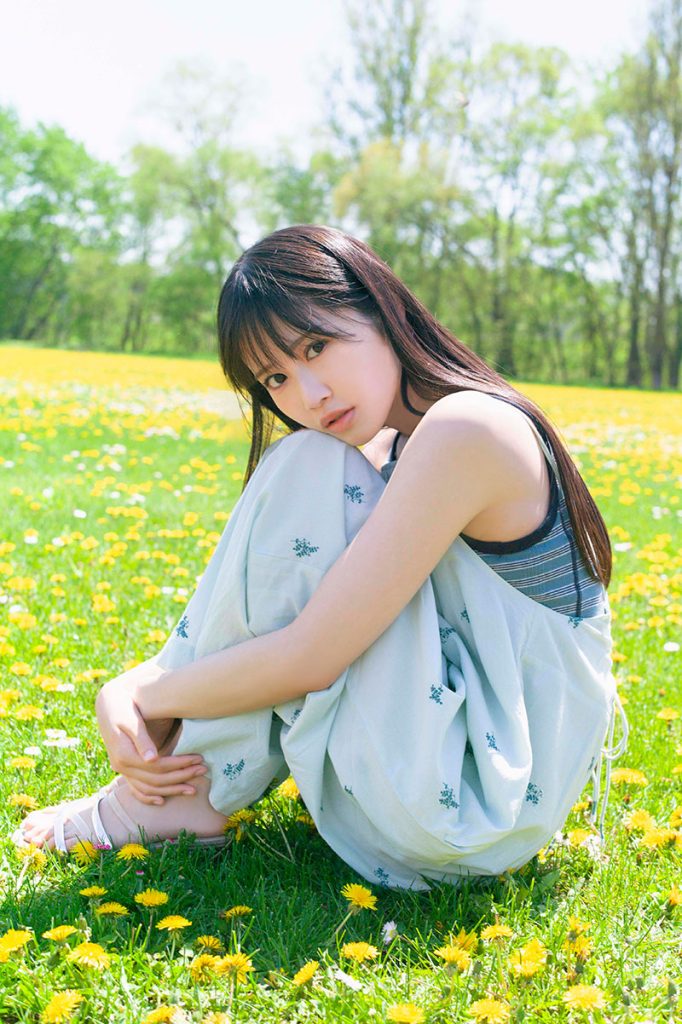 8月27日(木)に2nd写真集を発売するSTU48・中村舞