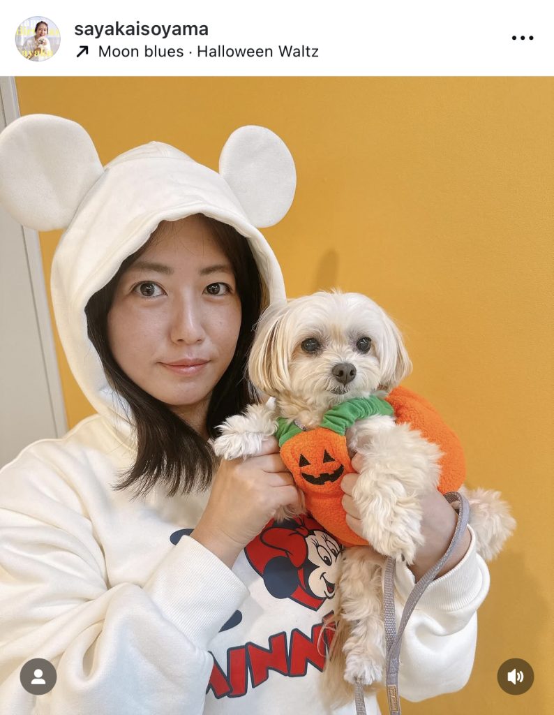 愛犬「リリー」とのツーショットを公開