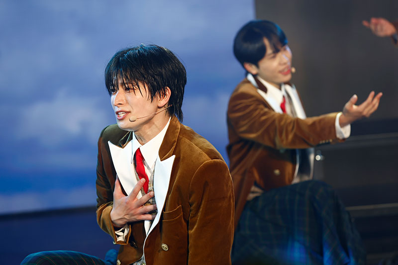 「Cloud ten」2日目公演より熱唱する北凪 晴