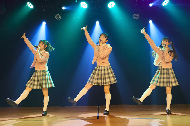 AKB48『夢のポップスター』初日公演より