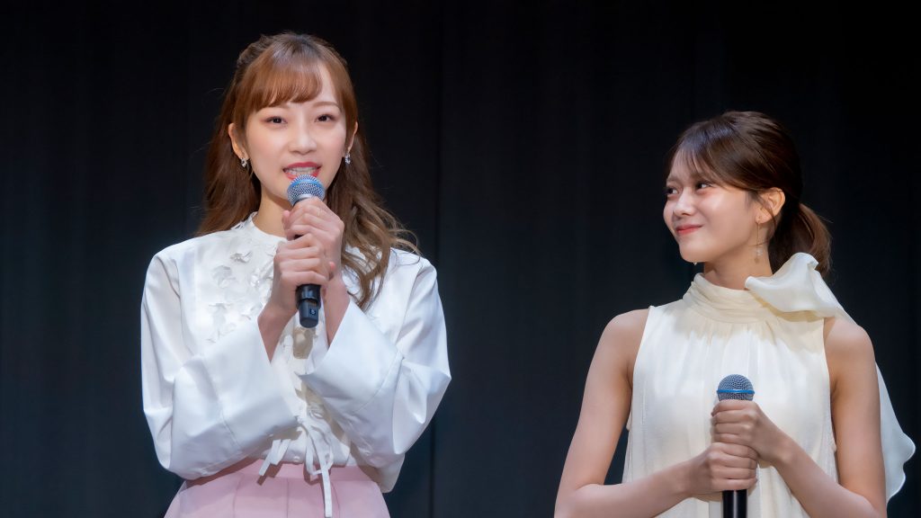 ミュージカル『秘密の花園』製作発表記者会見より左から彩みちる、奥田いろは