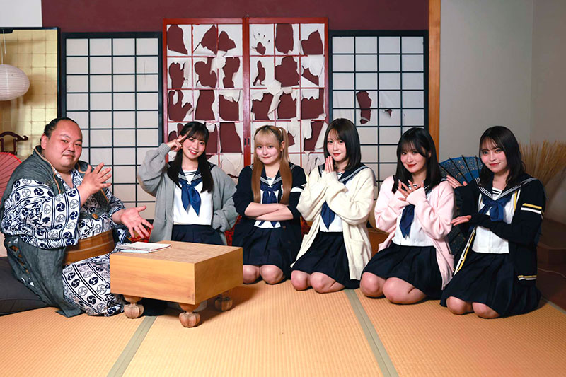 『HKT48 15th ANNIVERSARY BOOK 青春謳歌!』より「非科学のじかん」