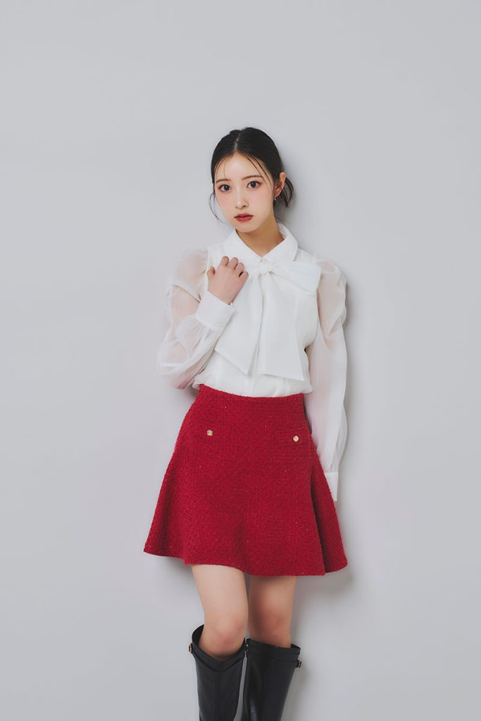 blouse:8,690円(税込) skirt:8,910円(税込) shoes:16,500円(税込)