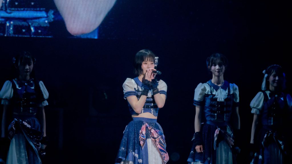 『AsIs 2nd TOUR 2026 -ただ、きみが好き-』よりMC中の桃井美月