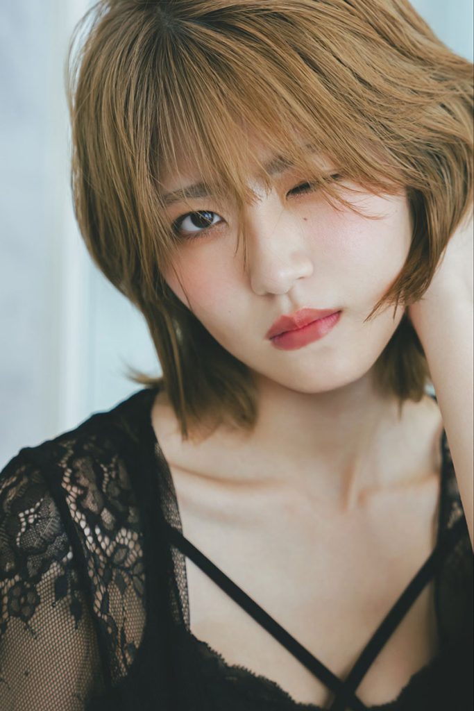 若月佑美デビュー15周年記念作品集『FIRST EGOISM』より