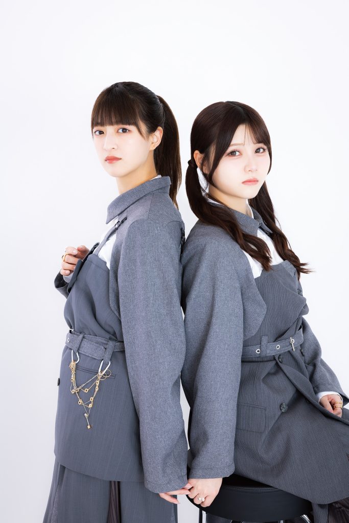 乃木坂46の吉田綾乃クリスティー(写真左)と伊藤理々杏(写真右)
撮影/田中健児