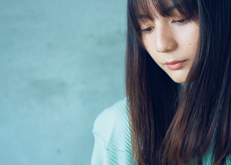 『週刊少年マガジン43号』に登場している日向坂46・小坂菜緒