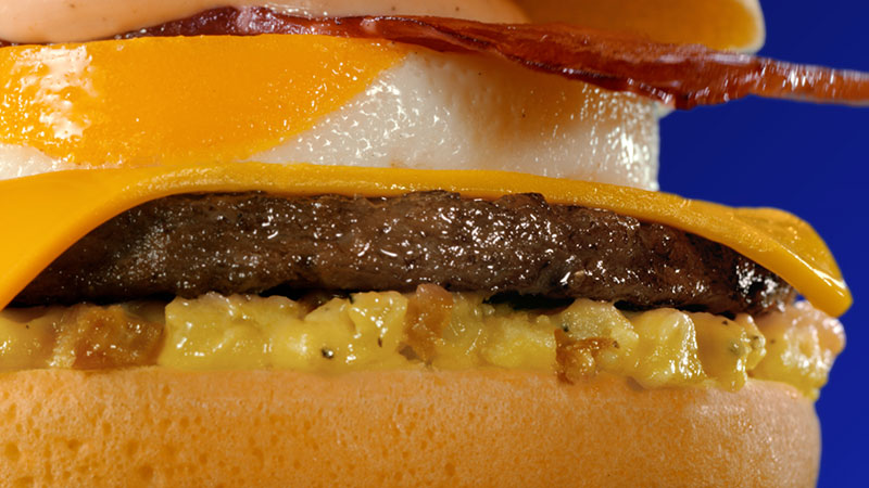 マクドナルド新CM「北海道産じゃがペッパー月見『月見でたでた』香取さん篇」より