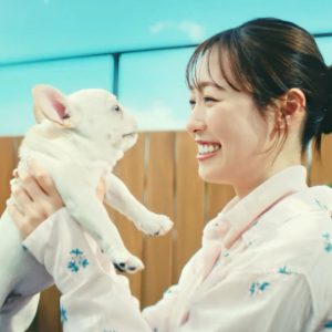 「こんなにかわいいんだ！」福原遥が出会った、忘れられない子犬との一瞬