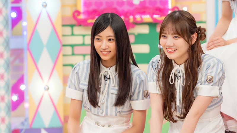 『乃木坂工事延長中』に出演する田村真佑(右)と川端晃菜(左)