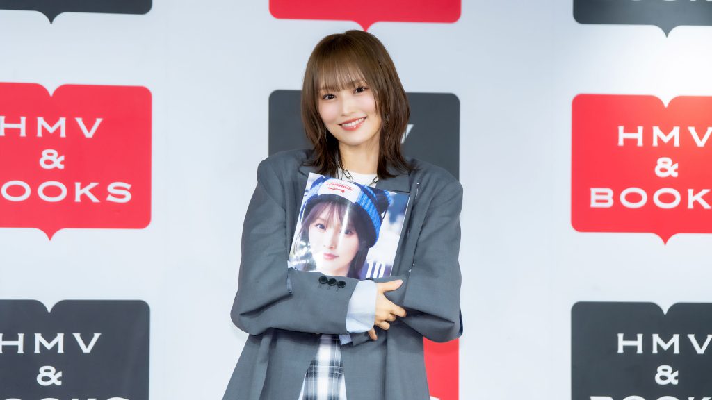 山本彩が『The 10th 山本彩ソロデビュー10周年ANNIVERSARY BOOK』発売記念取材会に出席