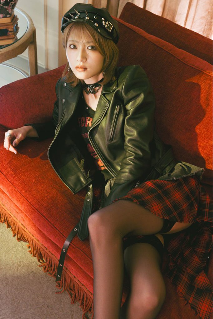 若月佑美デビュー15周年記念作品集『FIRST EGOISM』より