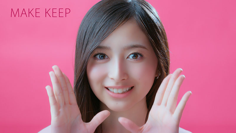 コーセー新WEB CM「どんなときも、まつ毛“超絶かわいい!”」篇に出演している乃木坂46・井上和