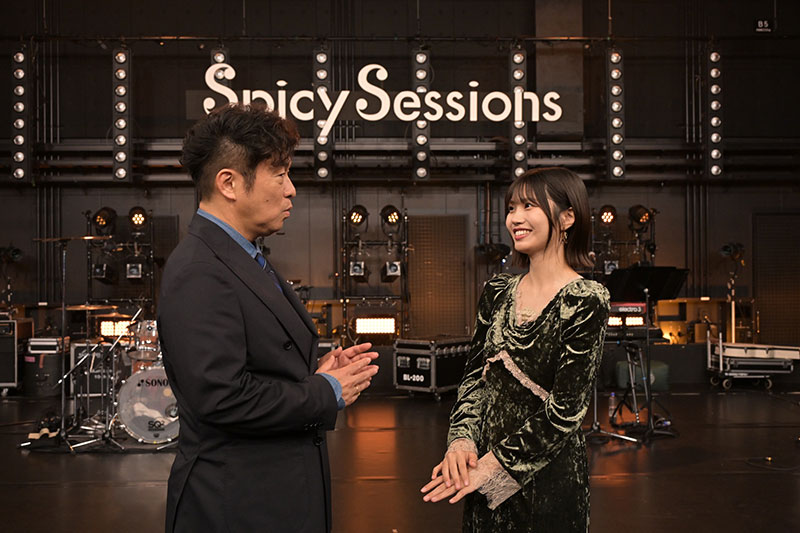 『Spicy Sessions』MCを務める黒沢薫と中西アルノ