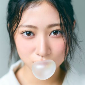 乃木坂46・6期生連載企画「Nogizaka Colors」8人目を川端晃菜が飾る