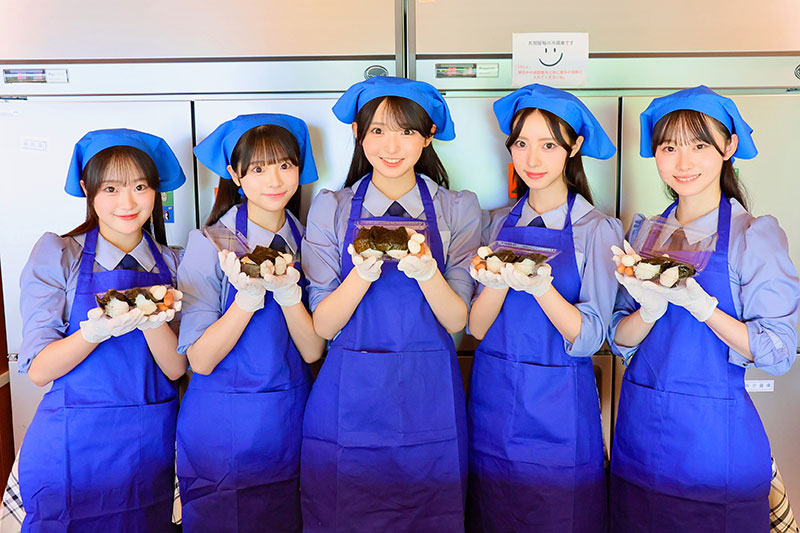 東大ハウスを訪問したAKB48 21期研究生
