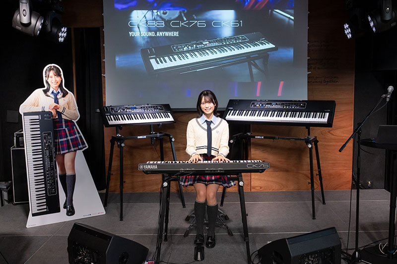 AKB48・新井彩永が『ヤマハ ステージキーボード新製品発表会』に出席