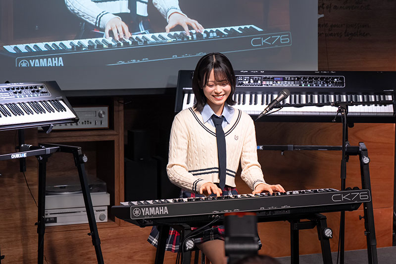 AKB48・新井彩永が『ヤマハ ステージキーボード新製品発表会』に出席