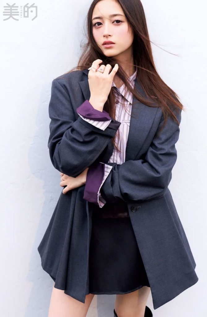 『美的12月号』に登場している乃木坂46・井上和