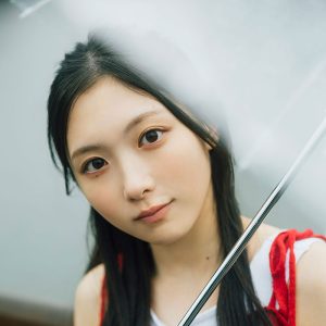 櫻坂46谷口愛季、“愛らしさ”にフォーカス！ツインテールや眼鏡ショットも
