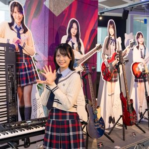AKB48バンドユニット「スクールバッグ計画」のメンバーモデルも展示