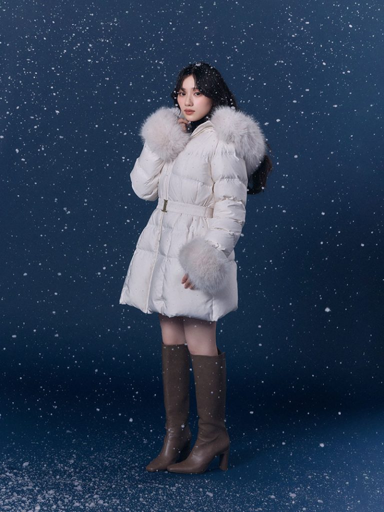 Coat ¥39,600　Shoes ¥23,980
