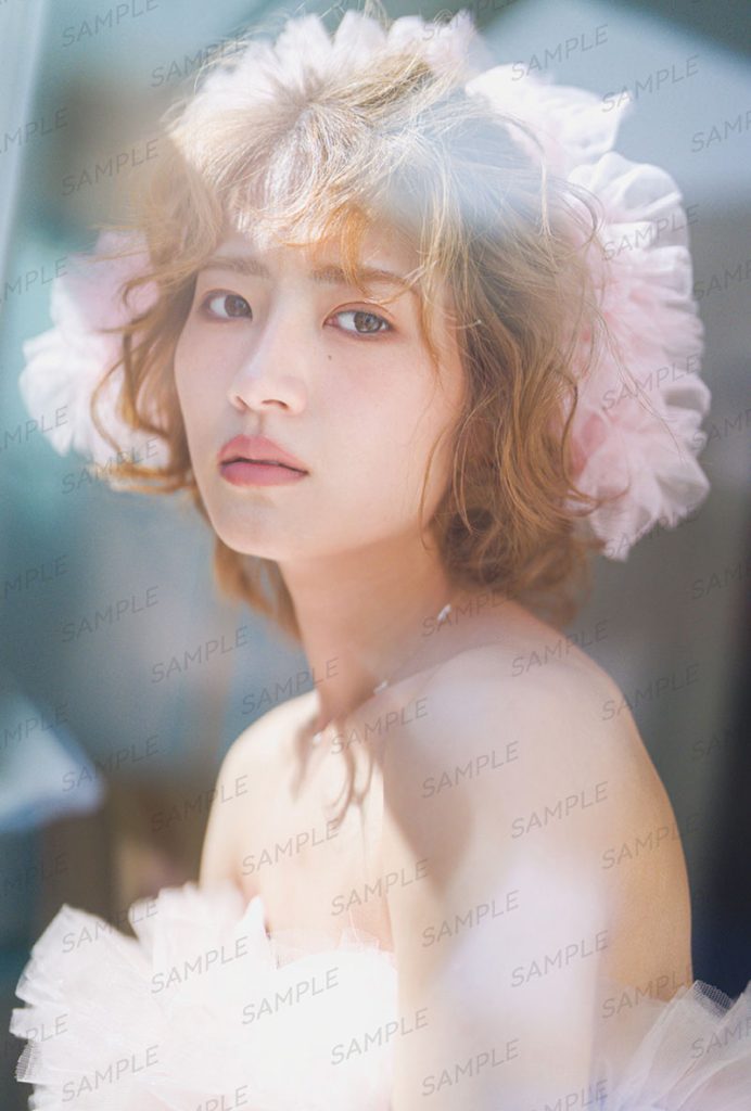 若月佑美デビュー15周年記念作品集『FIRST EGOISM』より