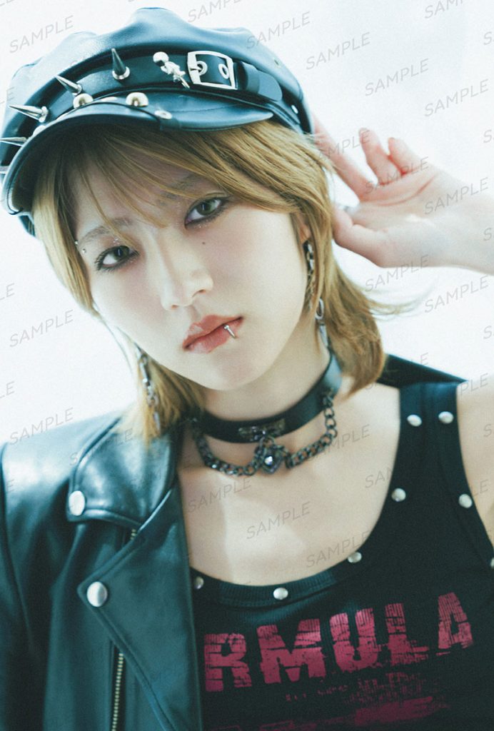 若月佑美デビュー15周年記念作品集『FIRST EGOISM』より
