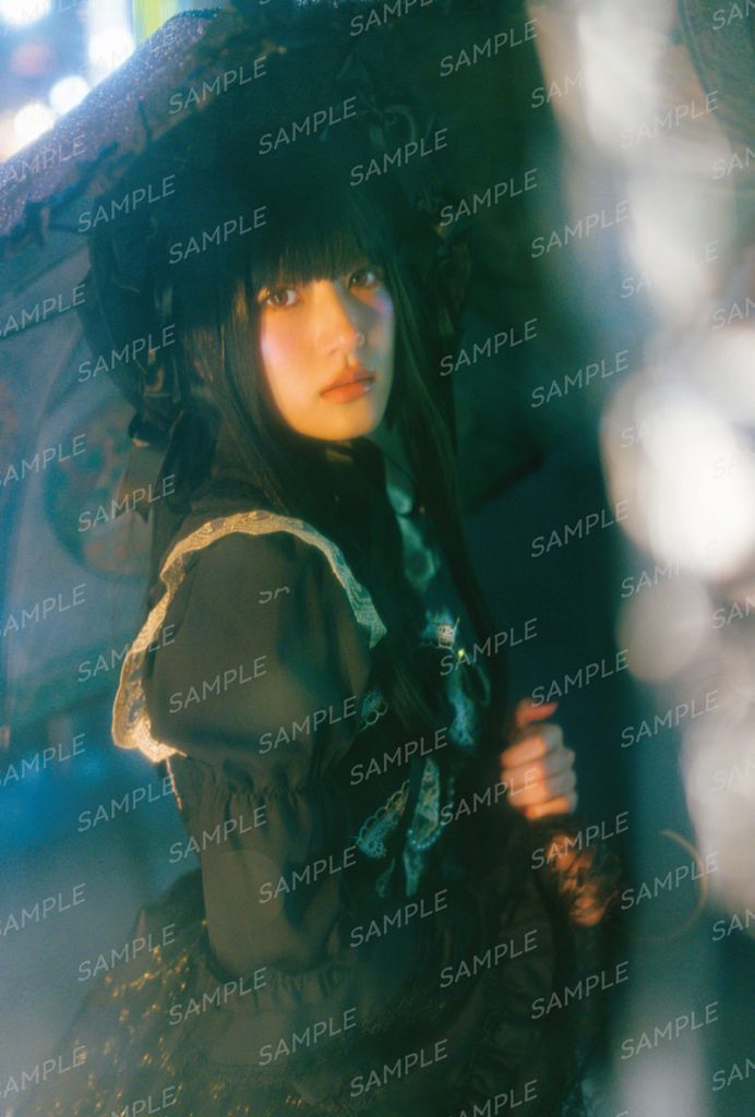 若月佑美デビュー15周年記念作品集『FIRST EGOISM』より
