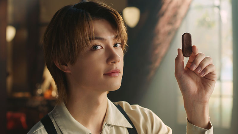 佐野勇斗が出演する新TVCM「生のとき『きみと永遠のとき』」篇より